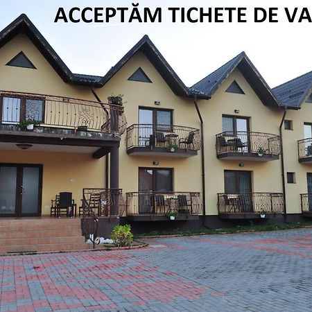 Vila Teoharie Окнеле Мари Екстериор снимка