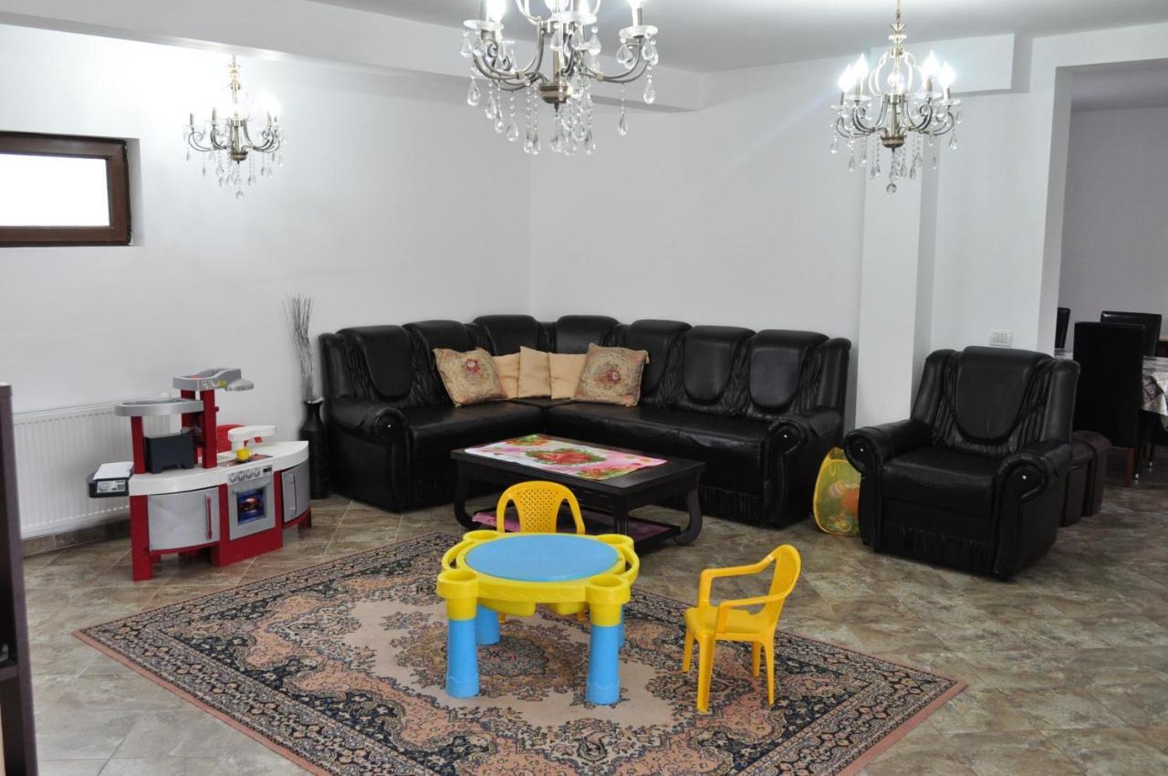 Vila Teoharie Окнеле Мари Екстериор снимка